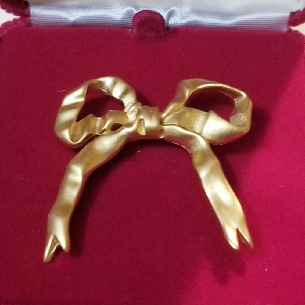 Anne Klein Brushed Gold Bow Brooch Pin Vintage New